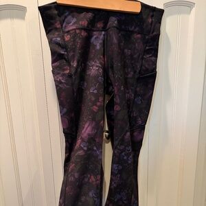 Lululemon speed up crop 21 Frozen Flourish Multi size 8